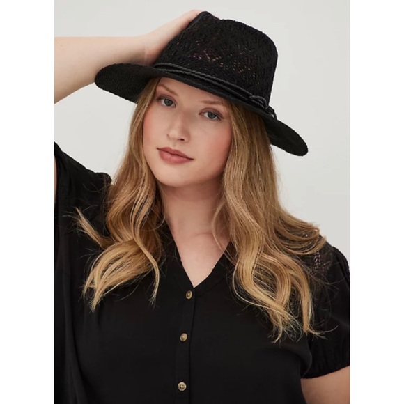 ๐ Open Pattern Black Panama Hat S/M Small Medium NWT Torrid New! - Picture 4 of 4